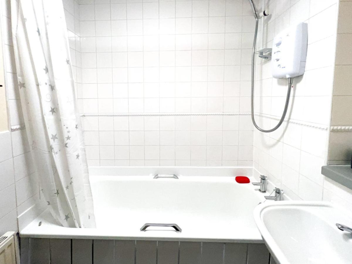 2 Bedroom - River Clyde Home - Parking Glasgow Exteriör bild