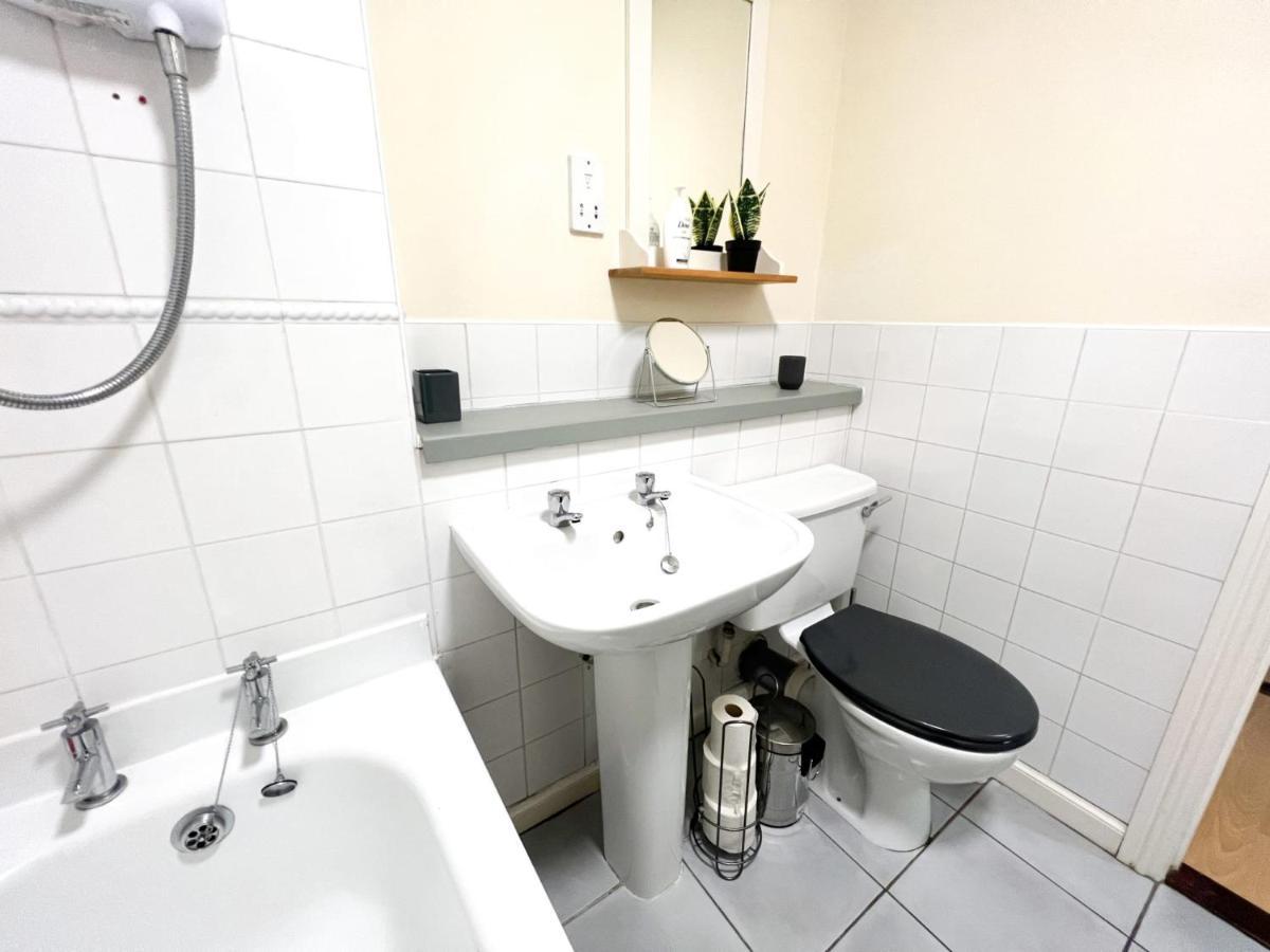 2 Bedroom - River Clyde Home - Parking Glasgow Exteriör bild